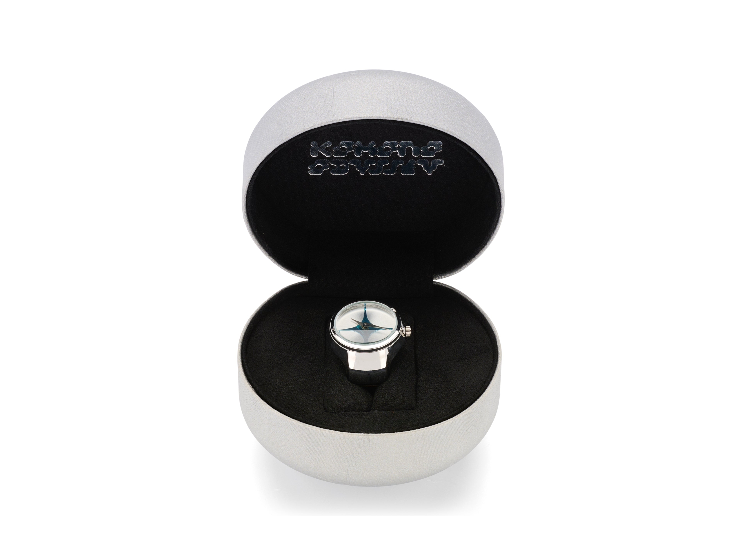 0002_KOM-W5003-Noor-SilverMoonstone-Casing-scaled-1