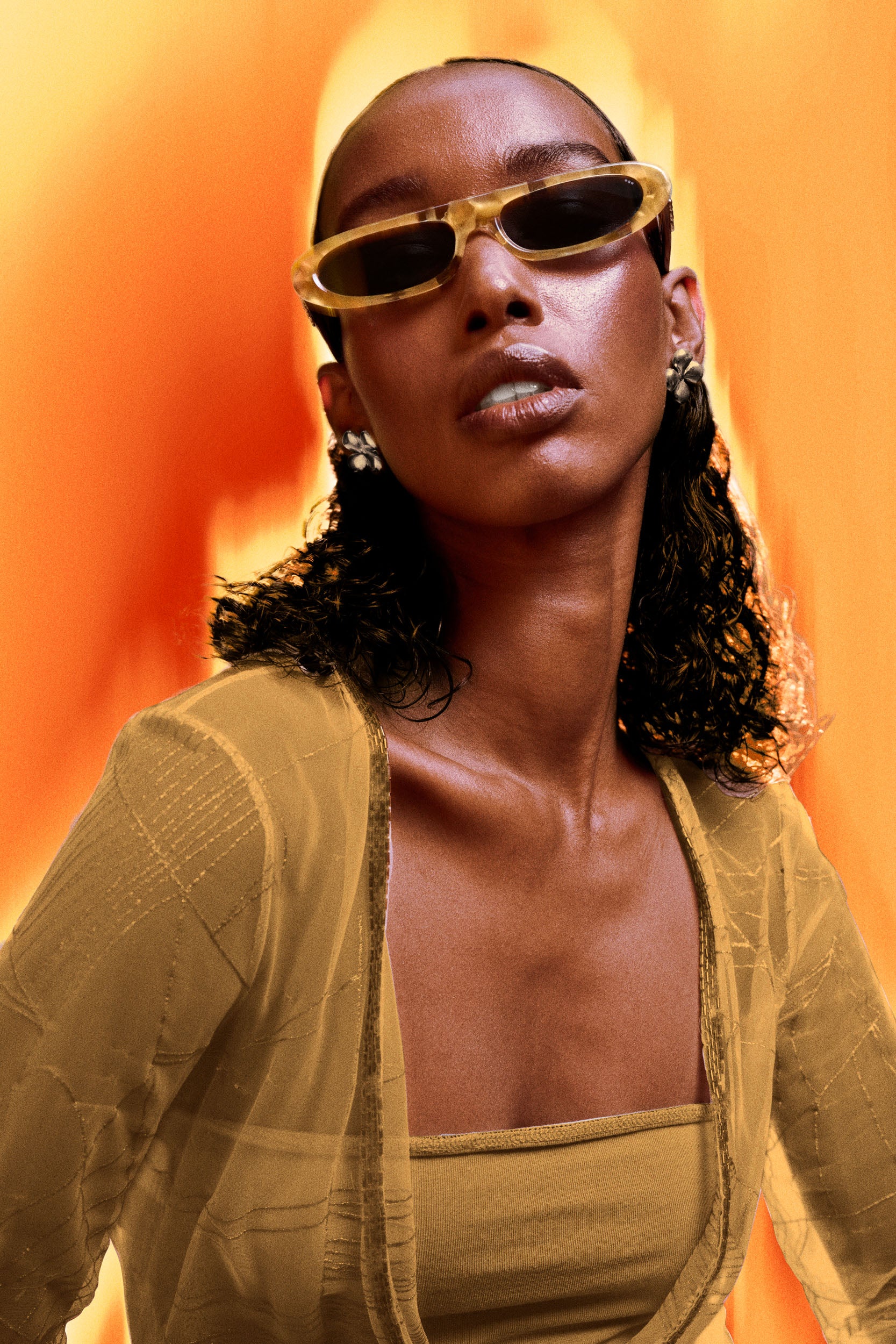CopyofKOM-S20276_ENOKI_GOLDENVEIL_CAMPAIGN_IMAGE_3_1e190e4b-6f69-42f1-bb26-7ef655519204